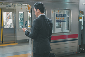 通勤時間を有効活用しよう！　スキマ時間を使った勉強法のアイディア