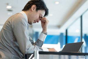 自分でできる！　疲れ目の原因や解消法についてご紹介